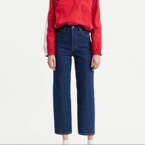 BNWT Levi’s ribcage straight ankle jean size 28